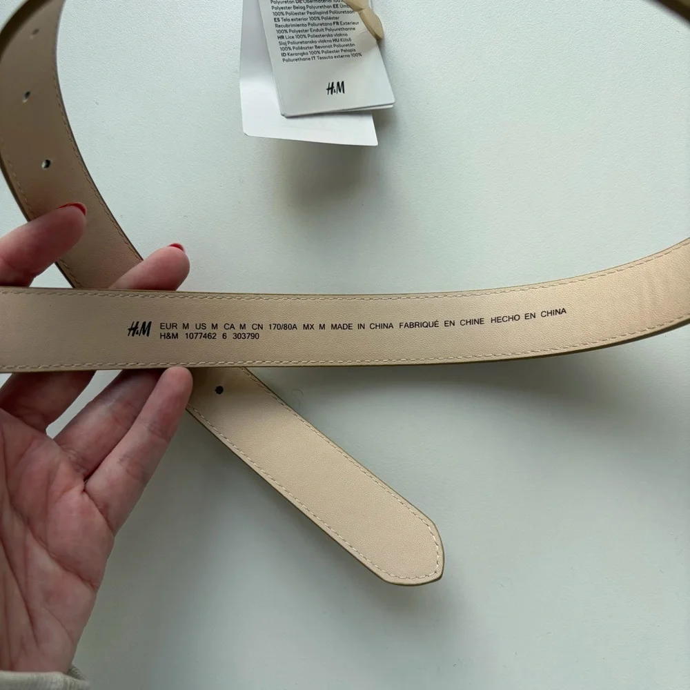 NWT H&M Tan Gold Belt, size: medium - Picture 3 of 5
